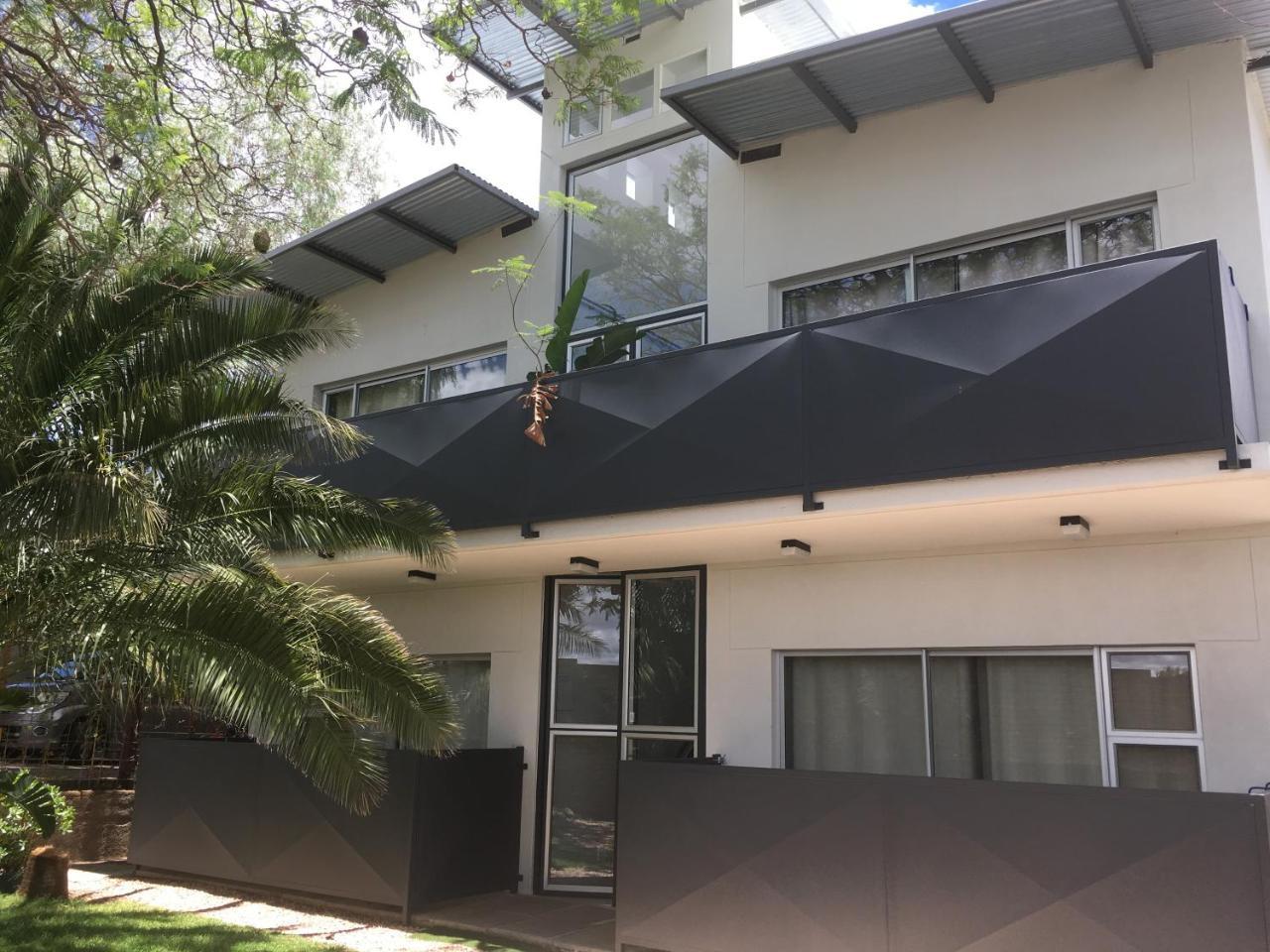 Suiderhof Self-Catering Otel Windhoek Dış mekan fotoğraf