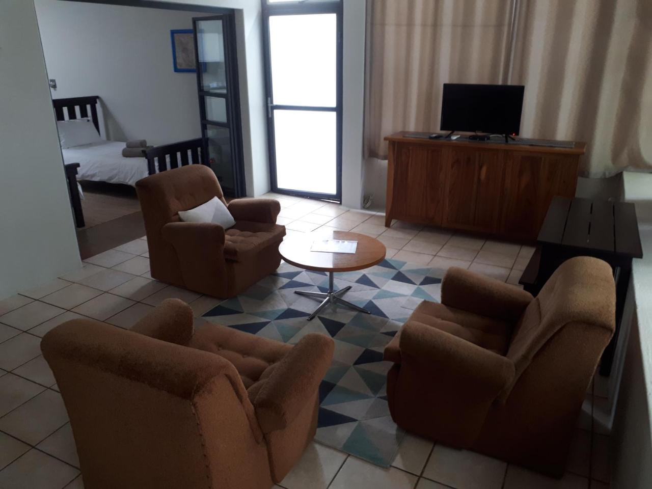 Suiderhof Self-Catering Otel Windhoek Dış mekan fotoğraf