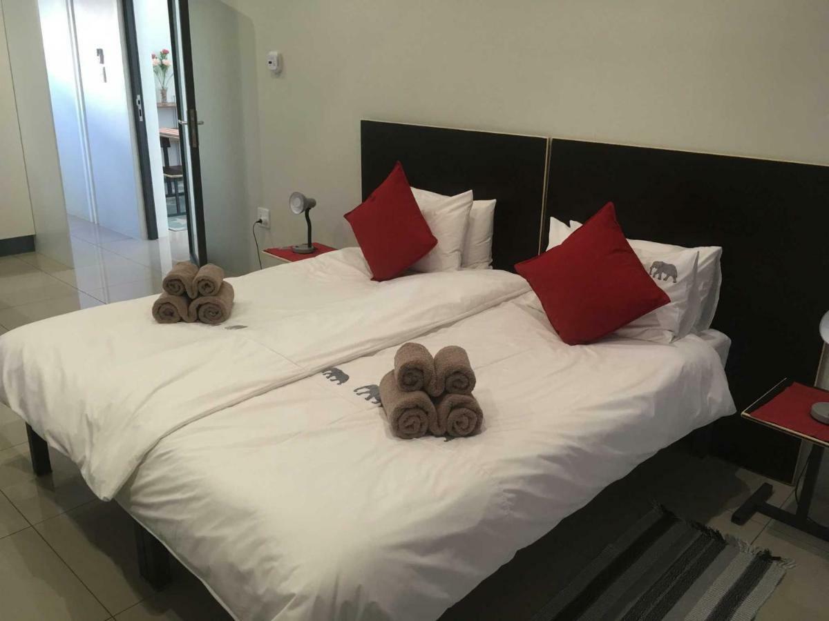 Suiderhof Self-Catering Otel Windhoek Dış mekan fotoğraf