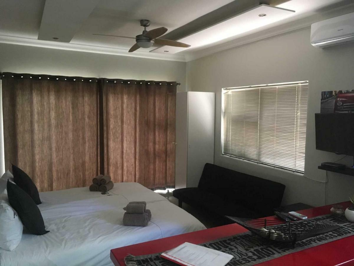 Suiderhof Self-Catering Otel Windhoek Dış mekan fotoğraf