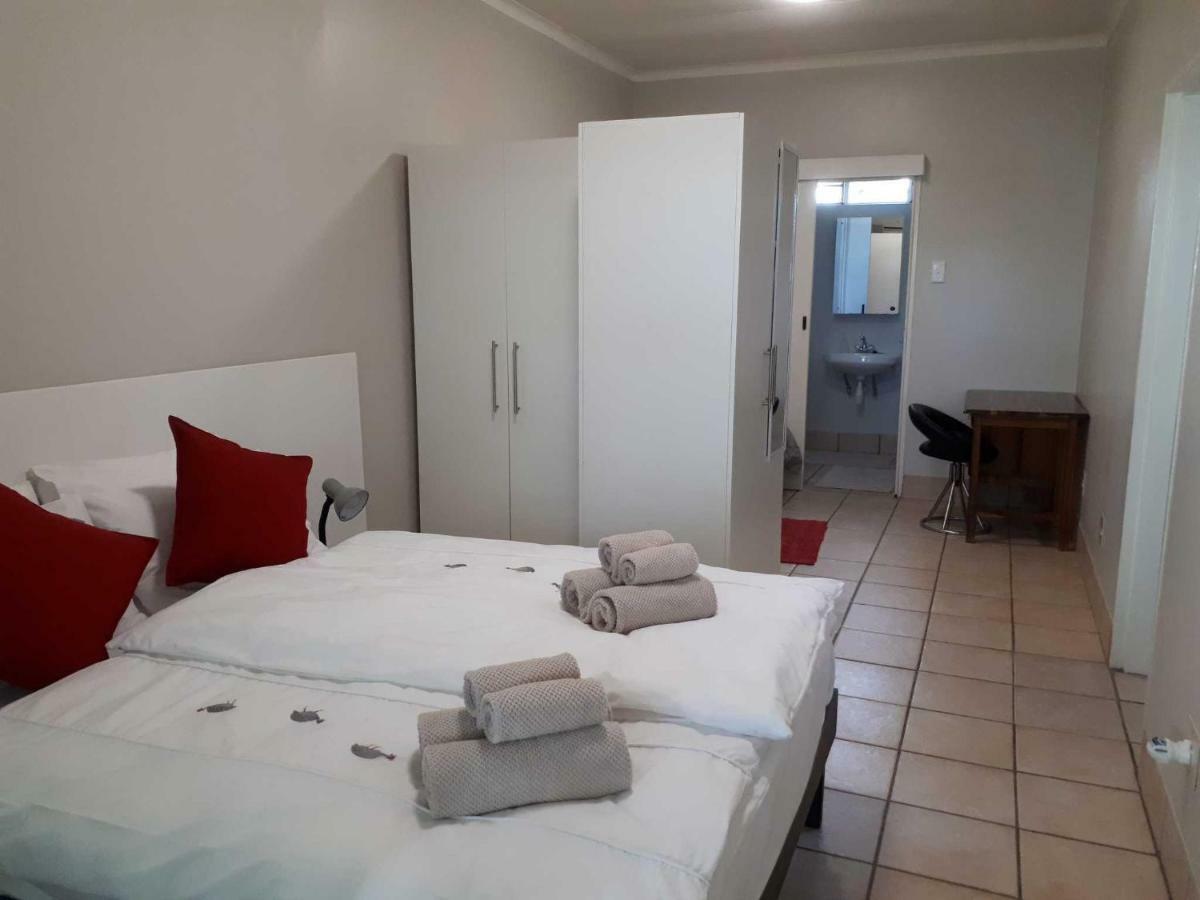 Suiderhof Self-Catering Otel Windhoek Dış mekan fotoğraf