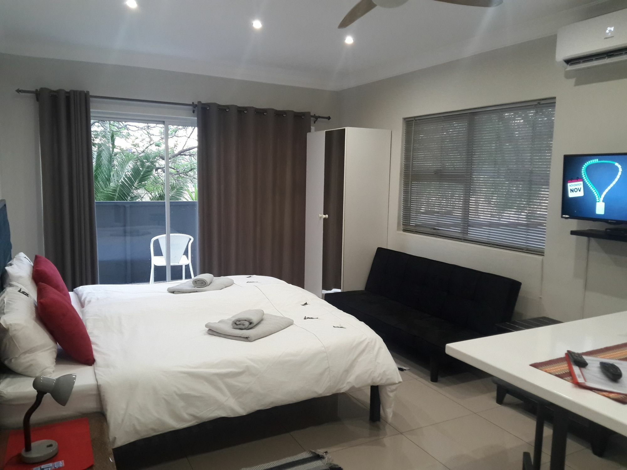 Suiderhof Self-Catering Otel Windhoek Dış mekan fotoğraf